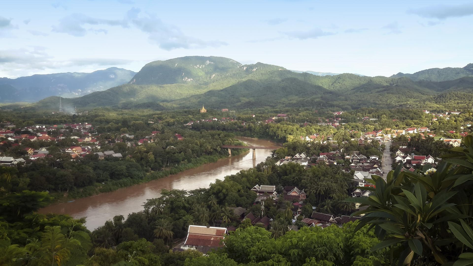 Thailand to Laos: Kanchanaburi, Chiang Rai & Laos Countryside - 13 Days