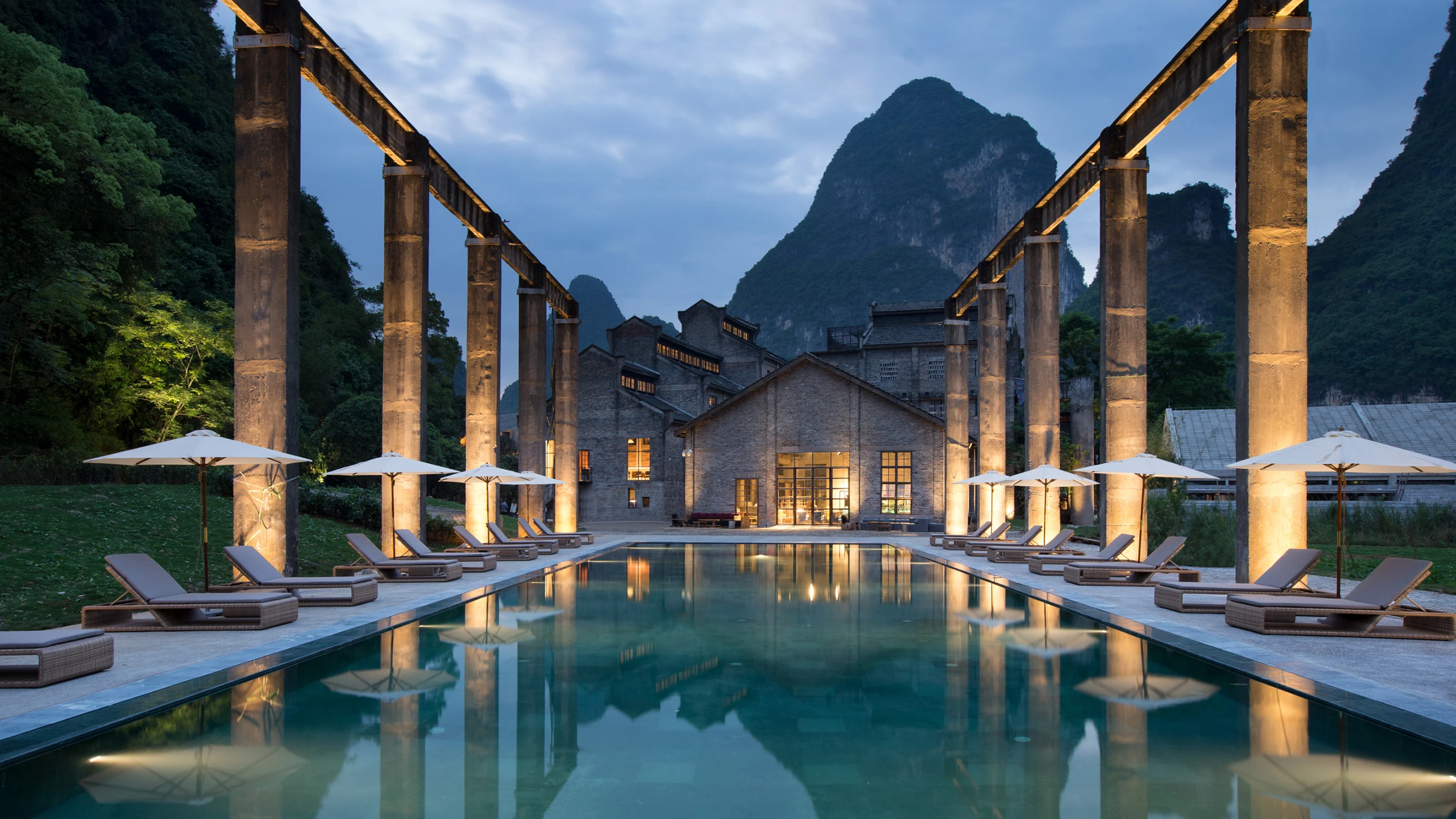 Signature: China from the Great Wall to Shangri-La - 19 Days
