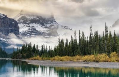Signature: Canada's Rocky Mountains, Banff & Indigenous Traditions - 9 Days