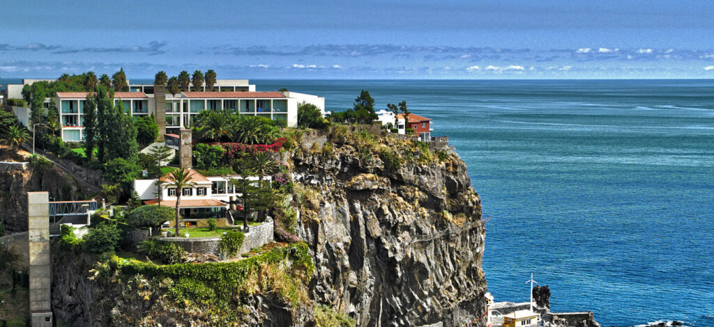 Madeira: Pico do Arieiro, Fanal Forest & Porto Moniz - 7 Days