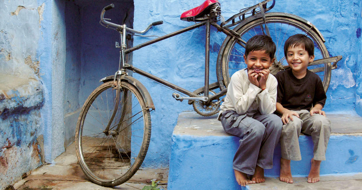 Upgraded - India: Forts + Palaces of Rajasthan 2027 Pushkar - 15 Days